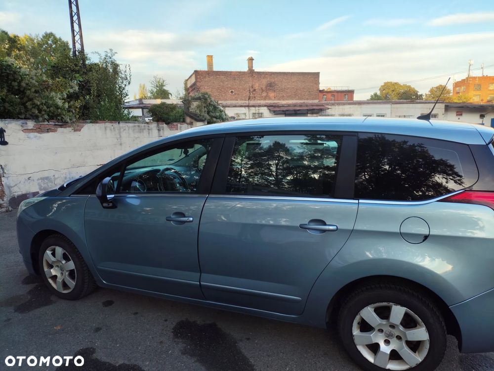 Peugeot 5008 HDI FAP 110 EGS6 Premium - 7