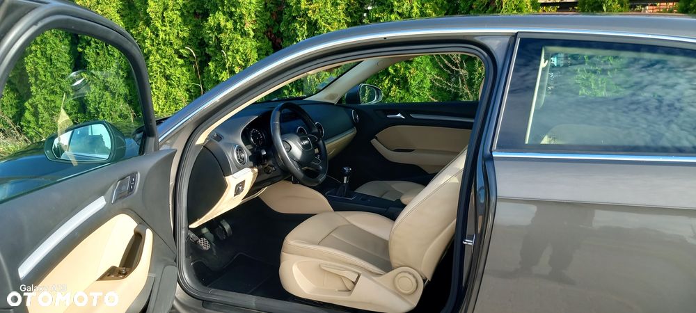 Audi A3 Sportback 1.6 TDI DPF Ambiente - 12