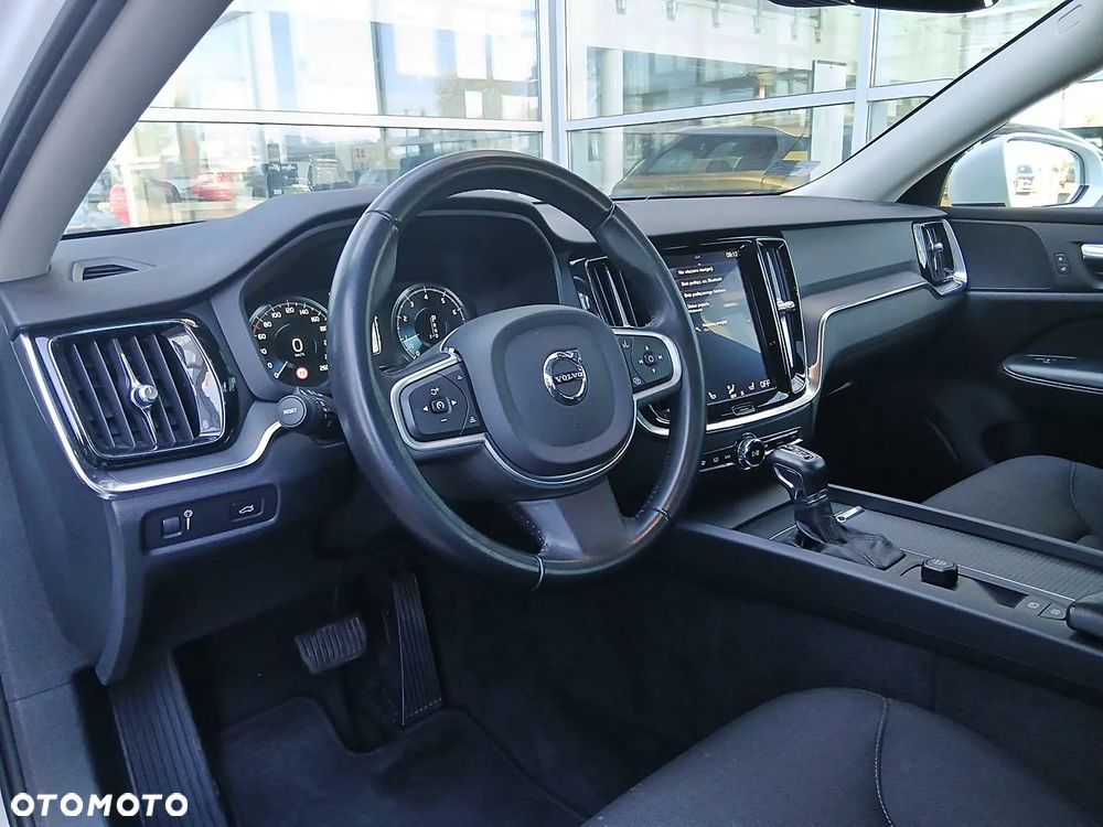 Volvo V60 T4 Momentum - 25