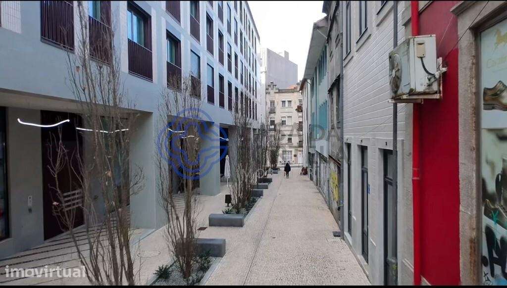 Prédio para reabilitar no Porto com PIP - Grande imagem: 2/13
