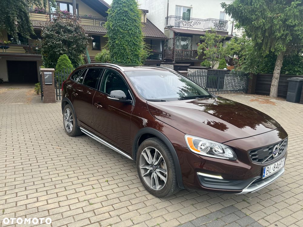 Volvo V60 Cross Country T5 AWD Momentum - 2