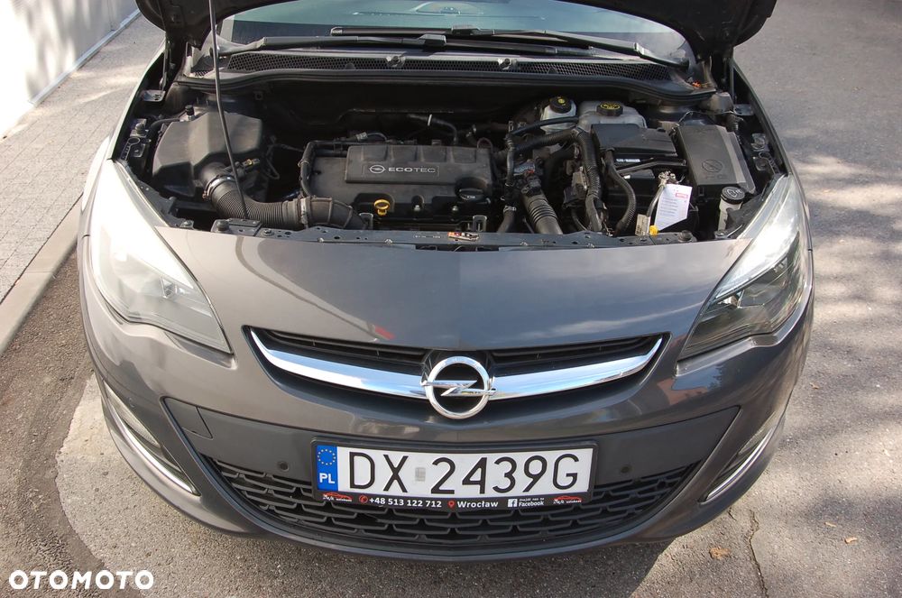 Opel Astra 1.4 T Enjoy S&S - 11
