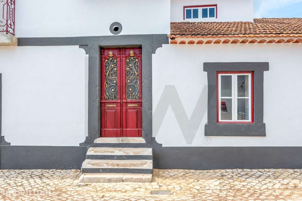 Moradia ou Palacete com 16 divisões assoalhadas e logradouro privativo - Grande imagem: 4/39