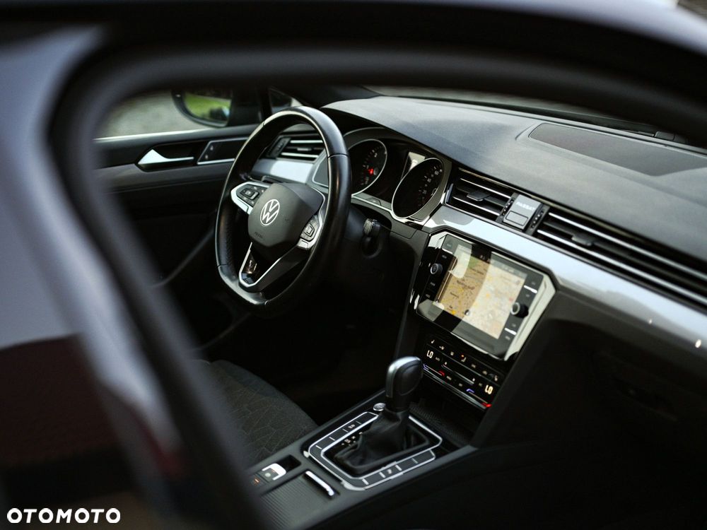 Volkswagen Passat 2.0 TDI SCR DSG Comfortline - 18