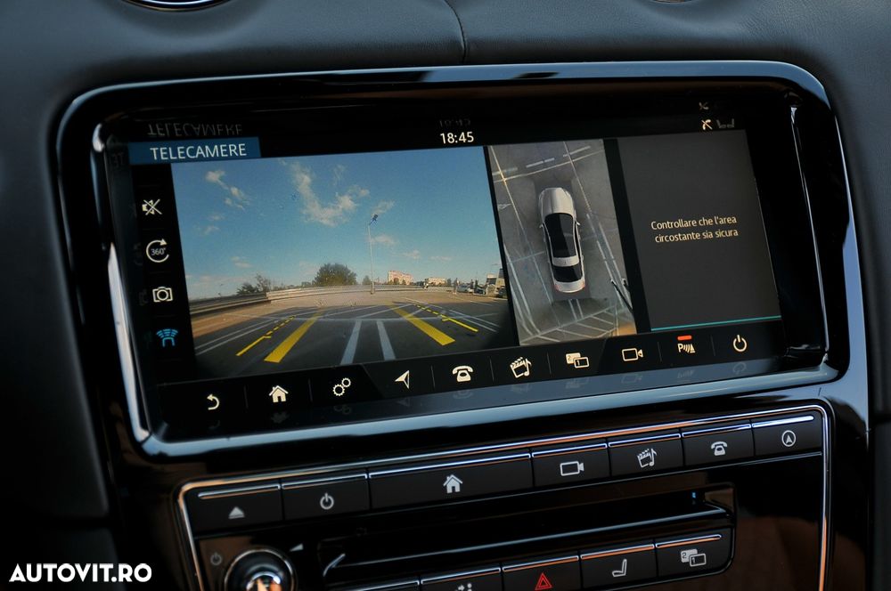 Jaguar XJ 30d LWB Portfolio - 19