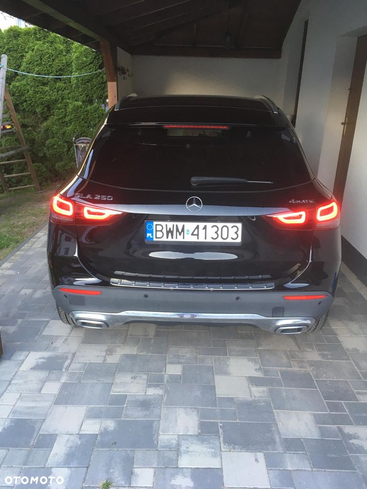 Mercedes-Benz GLA 250 4Matic 8G-DCT Progressive - 31