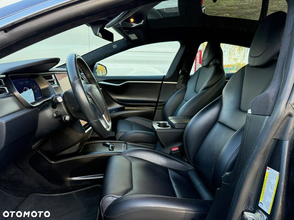 Tesla Model S - 5