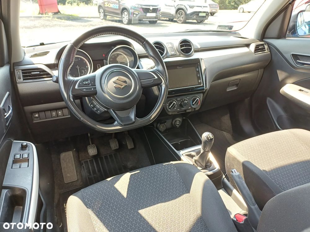 Suzuki Swift 1.2 Premium Plus - 11