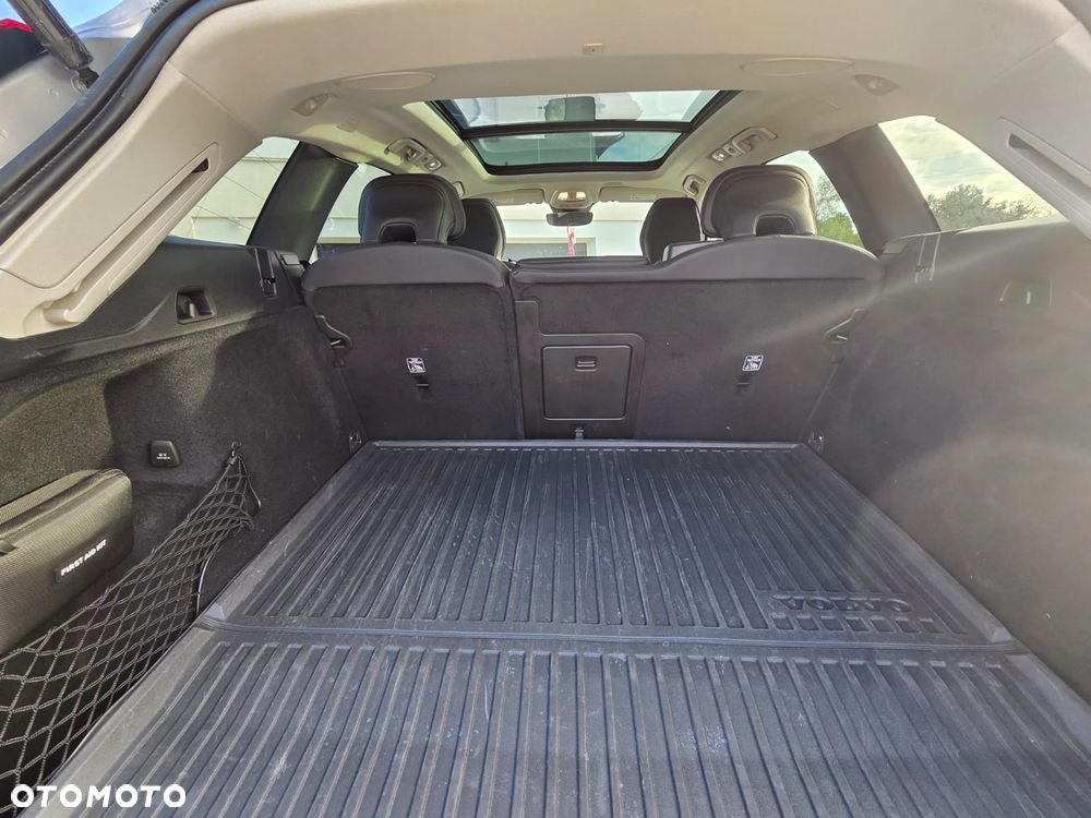 Volvo XC 60 T8 Plug-In Hybrid AWD Plus Bright - 17