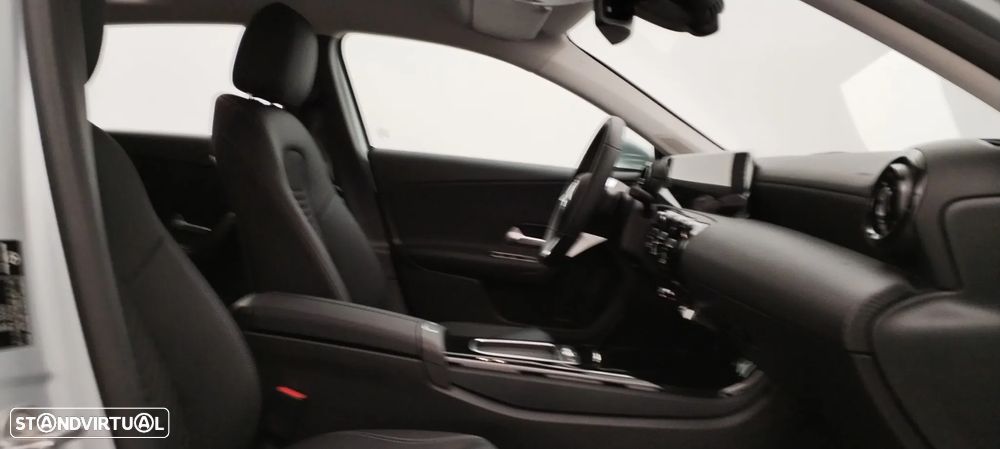 Mercedes-Benz A 200 Standard - 32