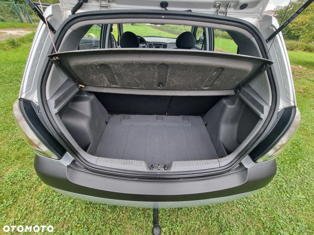 Kia Rio - 16
