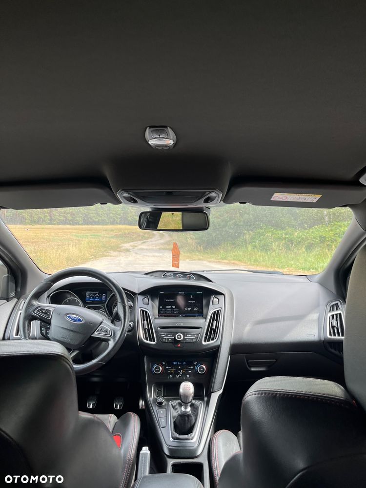 Ford Focus 2.0 EcoBoost ST - 23