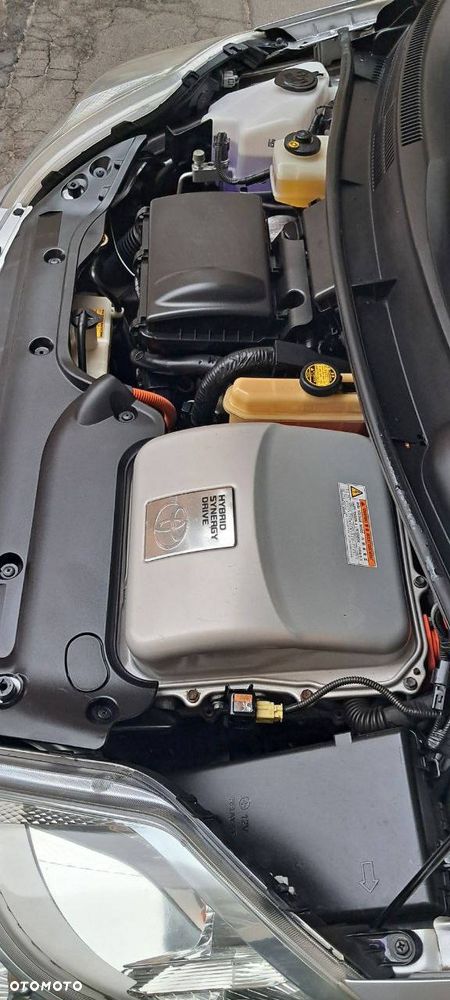 Toyota Prius - 25