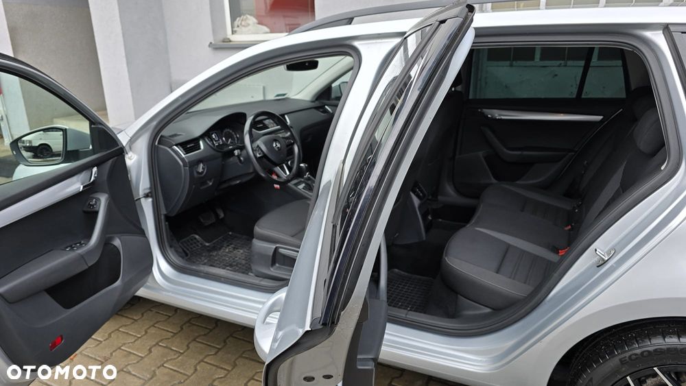 Skoda Octavia 1.6 TDI Ambition DSG - 7