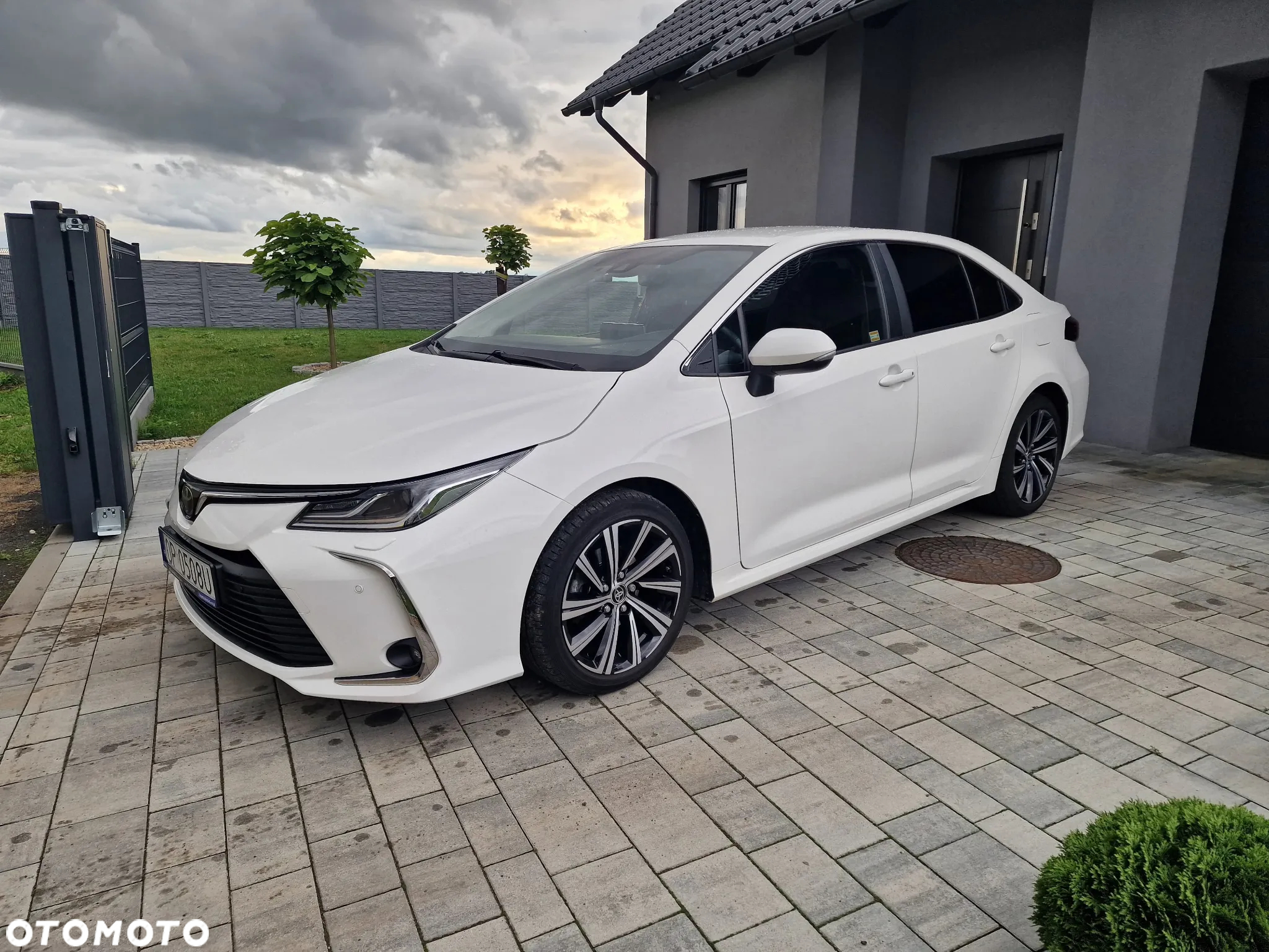 Toyota Corolla - 2