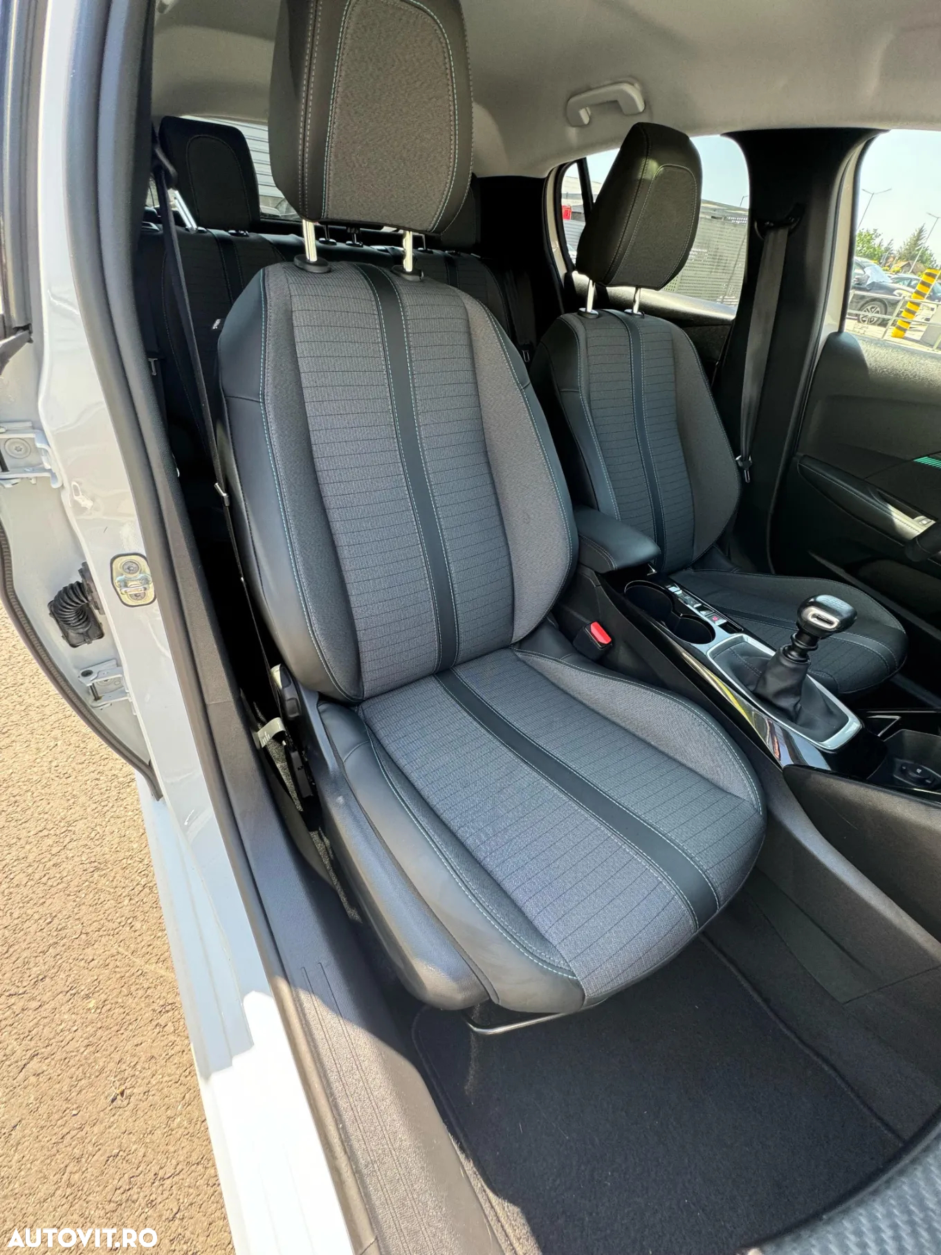Peugeot 208 PureTech 100 Allure - 10