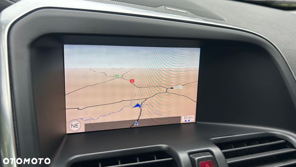 Volvo XC 60 D4 Momentum - 23