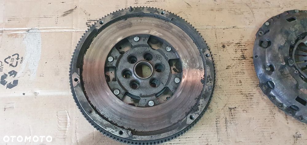 Sprzęgło docisk koło dwumas LUK VW Passat B6 2.0 TDI 03G141025E - 2