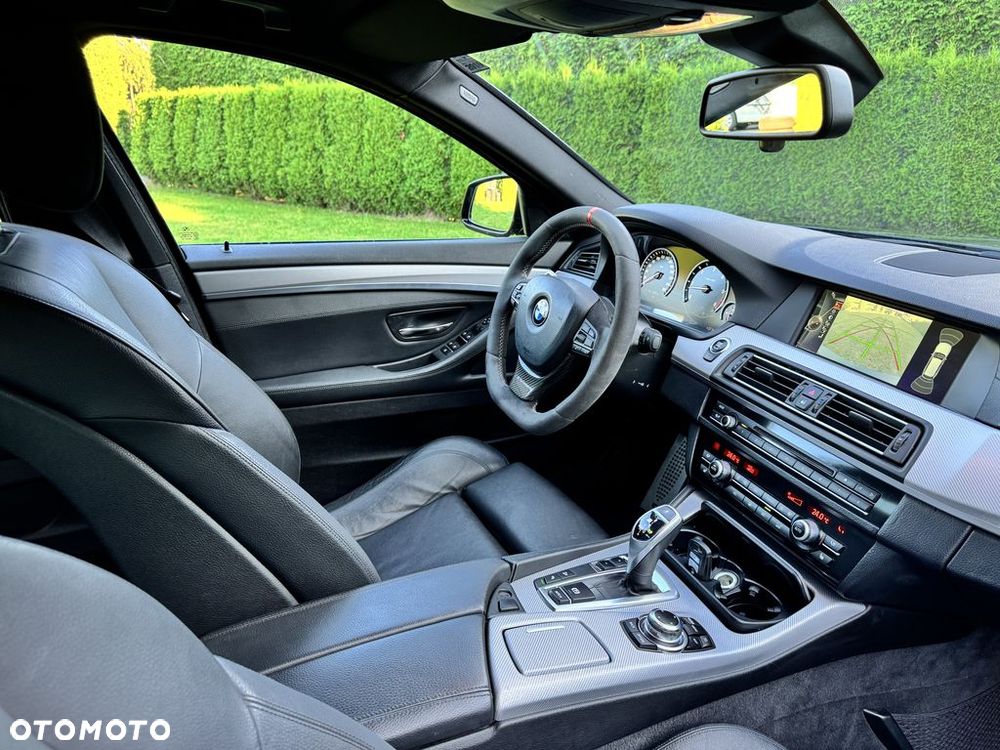 BMW Seria 5 M550d xDrive - 29