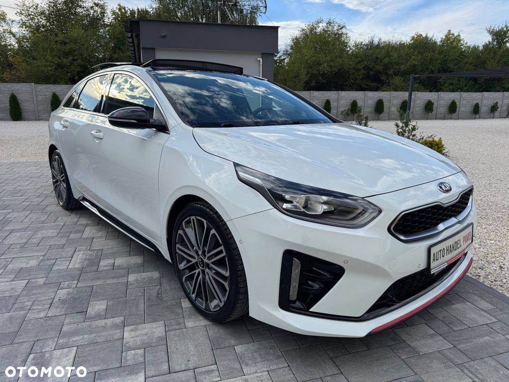 Kia ProCeed - 33