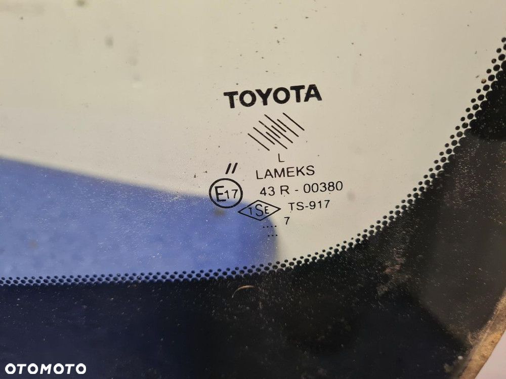 TOYOTA COROLLA VERSO I LIFT  SZYBA CZOŁOWA PRZEDNIA - 2