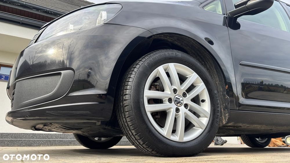 Volkswagen Touran 2.0 TDI DPF Comfortline - 4