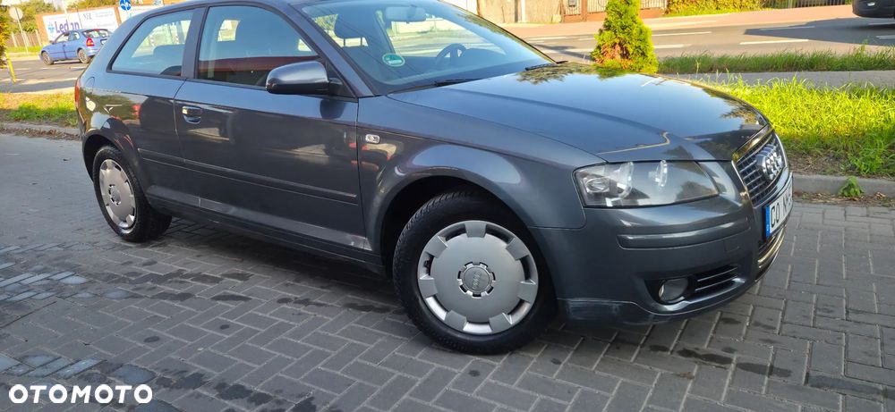 Audi A3 3-drzwiowe 1.6 Ambition - 21