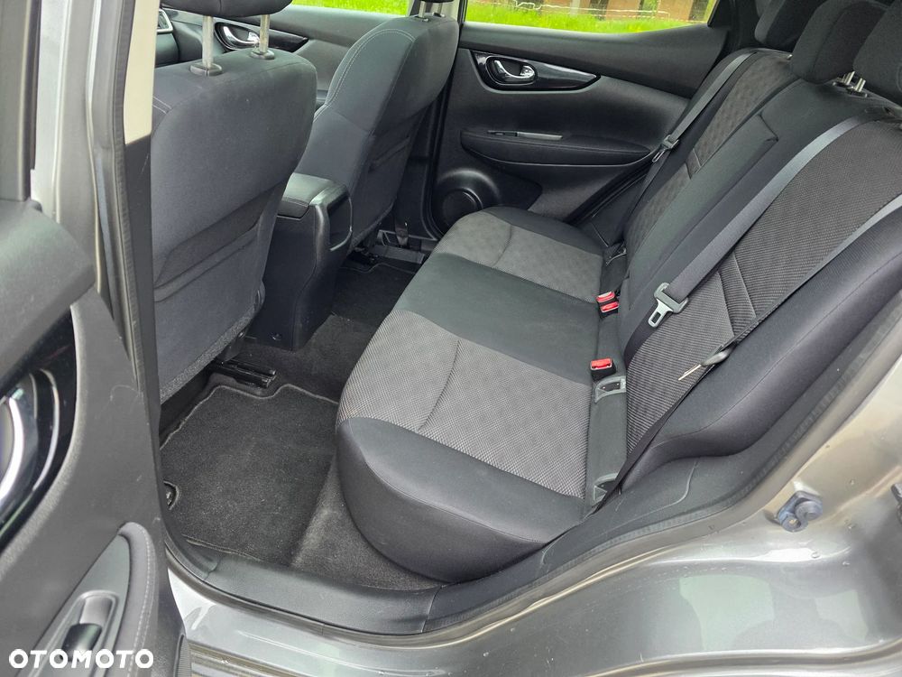 Nissan Qashqai 1.2 DIG-T N-Vision - 16