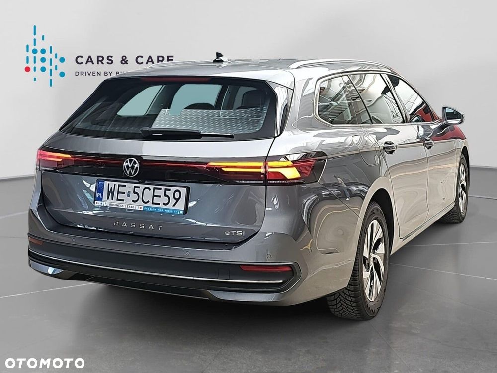 Volkswagen Passat - 24