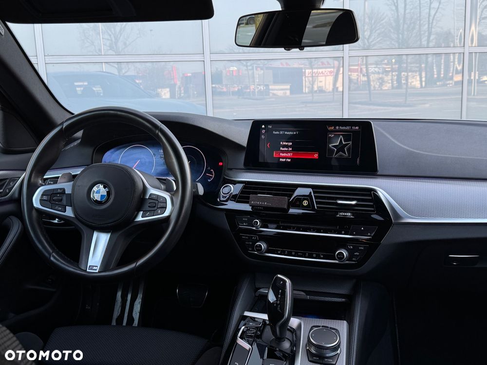 BMW Seria 5 520d M Sport - 10