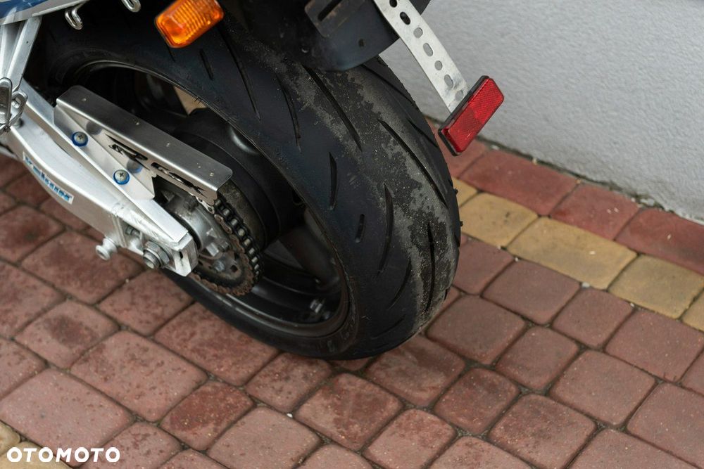 Suzuki GSX-R - 10