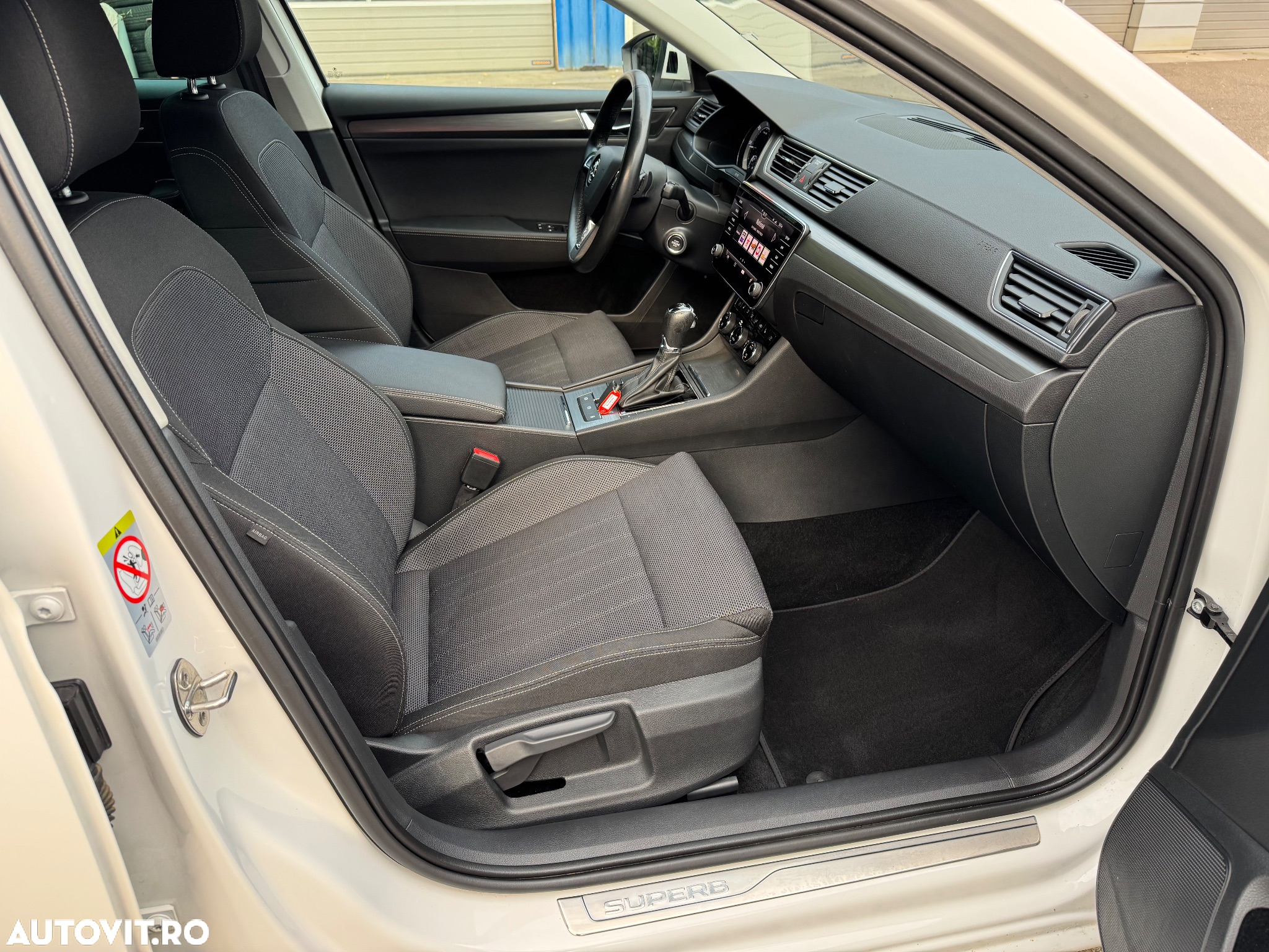 Skoda Superb Combi 2.0 TDI DSG Style - 28
