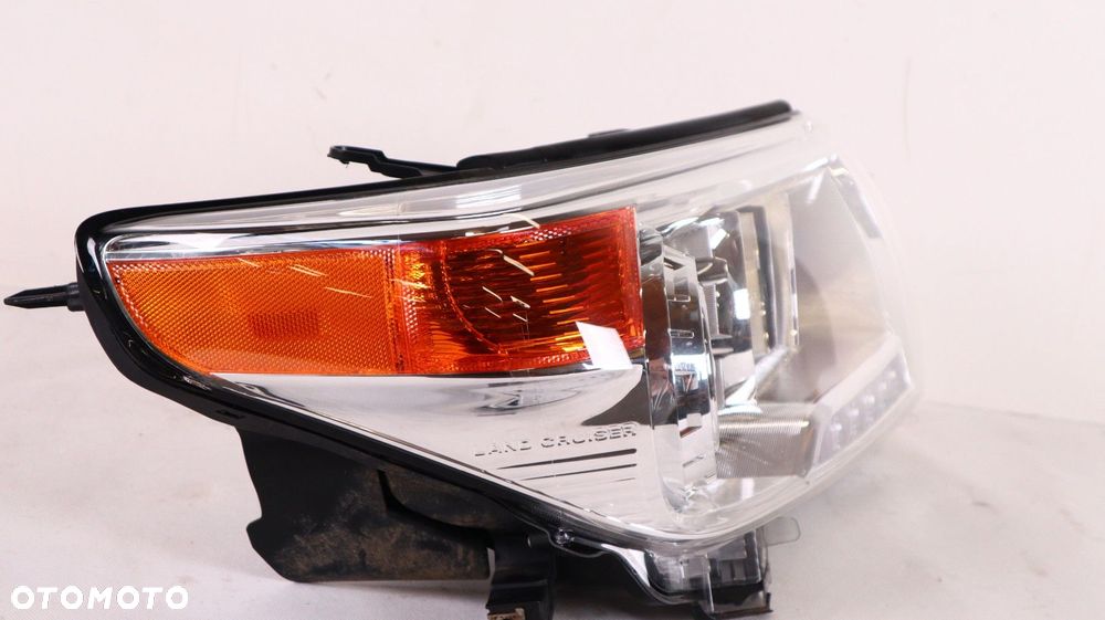 TOYOTA LAND CRUISER 200 LAMPA PRAWA PRZÓD LIFT - 3