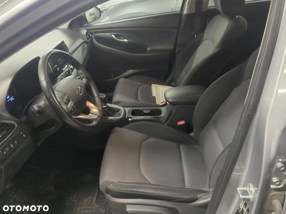 Hyundai i30 1.0 T-GDI Classic + - 8