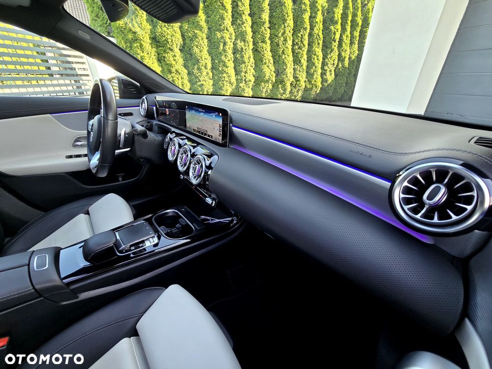 Mercedes-Benz CLA 220 AMG Line 7G-DCT - 20