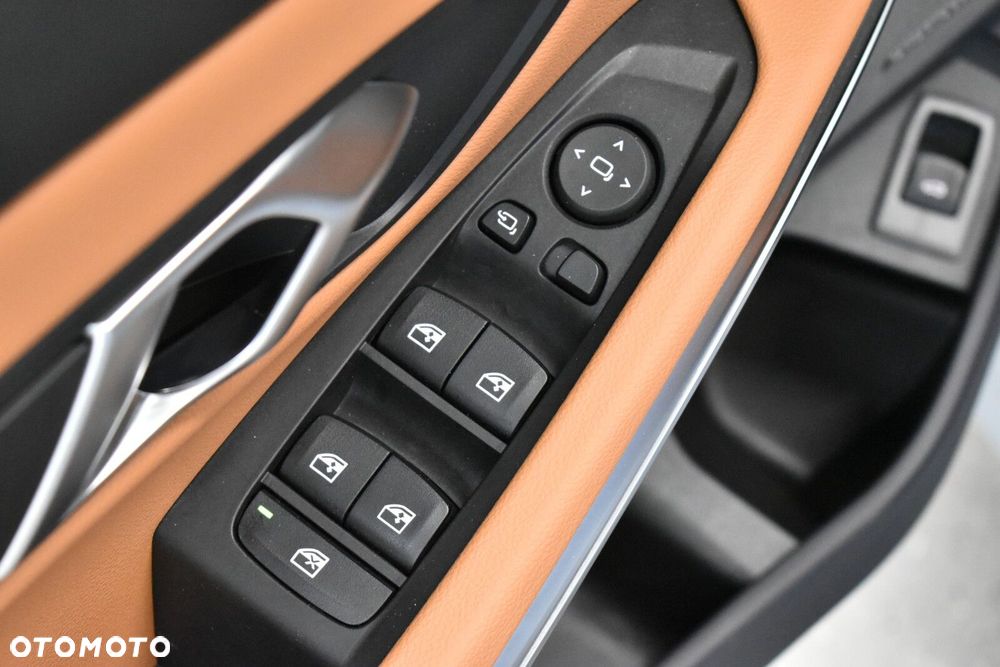 BMW Seria 3 318i M Sport - 8