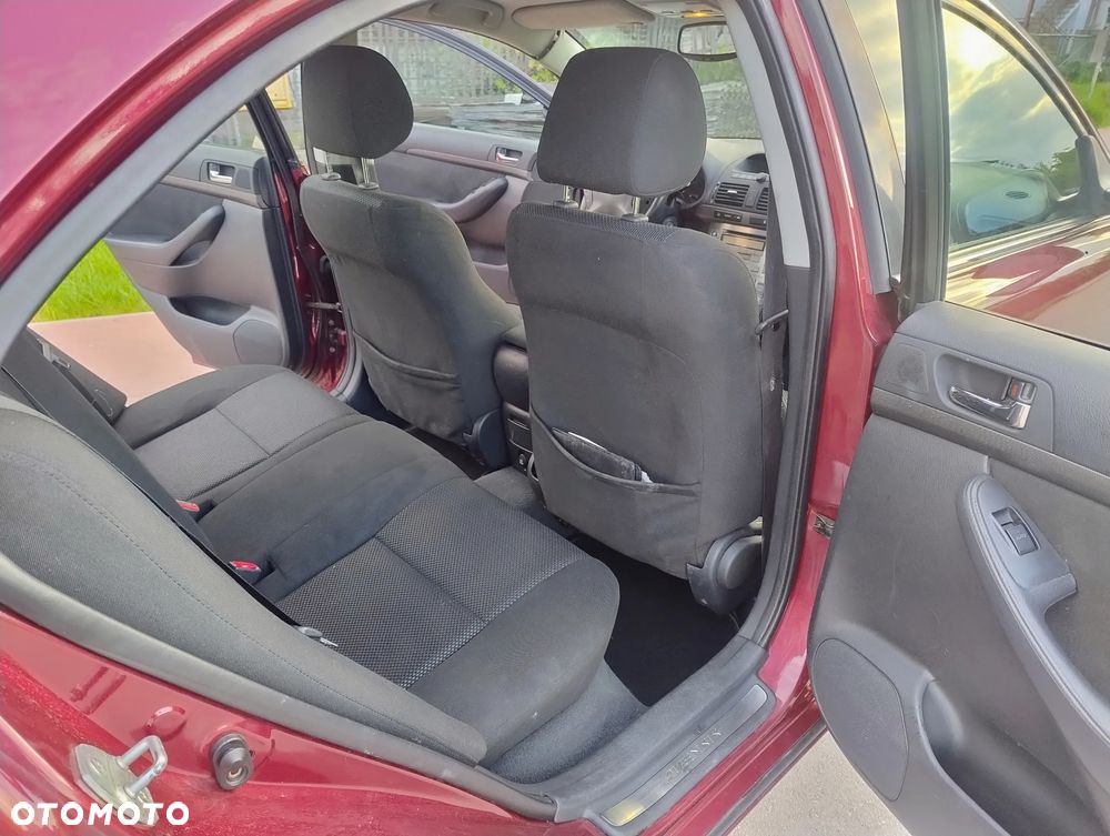 Toyota Avensis 1.8 VVT-i Luna - 10