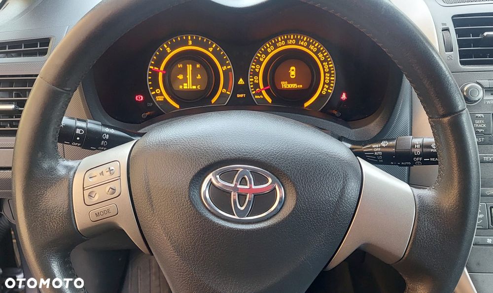 Toyota Auris 1.4 D-4D - 24