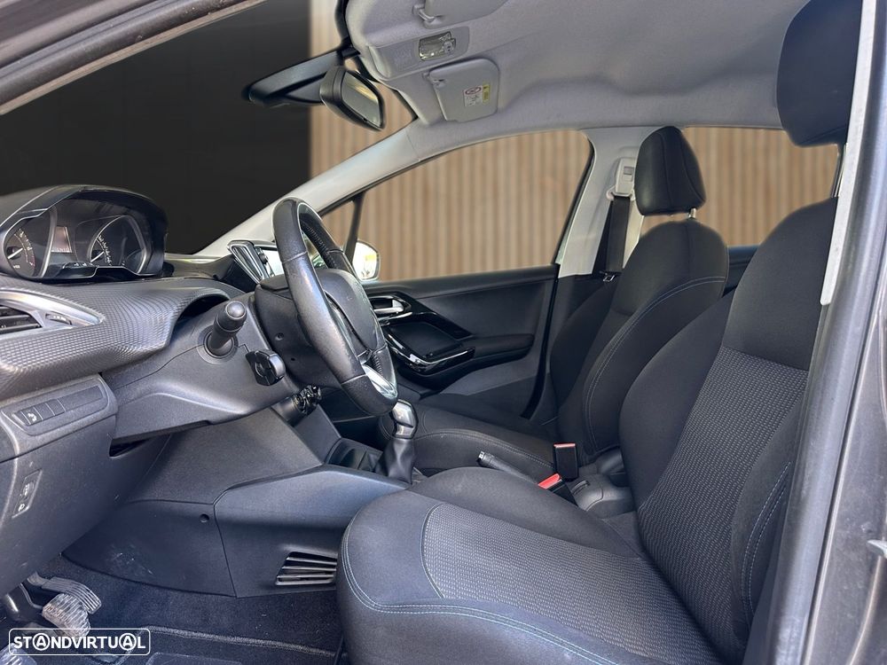 Peugeot 208 1.2 PureTech Style - 11