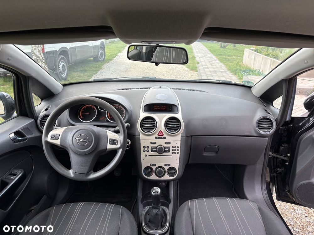 Opel Corsa 1.4 16V Edition - 4