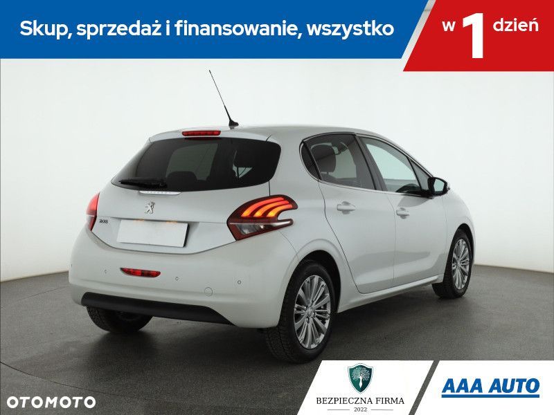 Peugeot 208 - 7