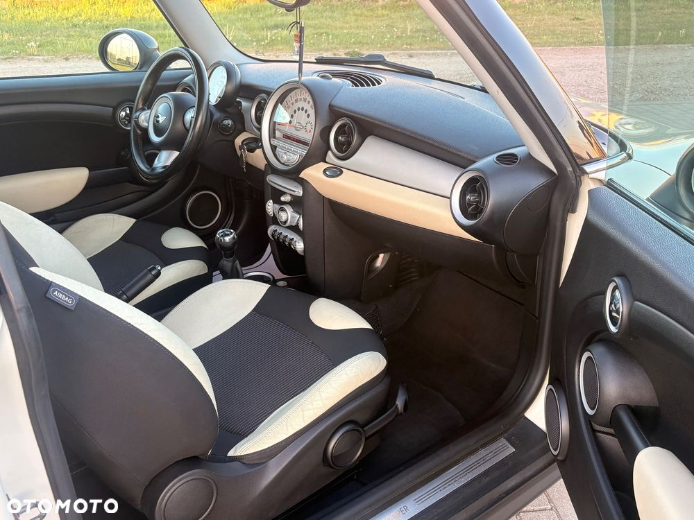 MINI Cooper Standard - 12