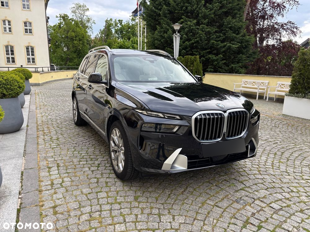 BMW X7 - 7