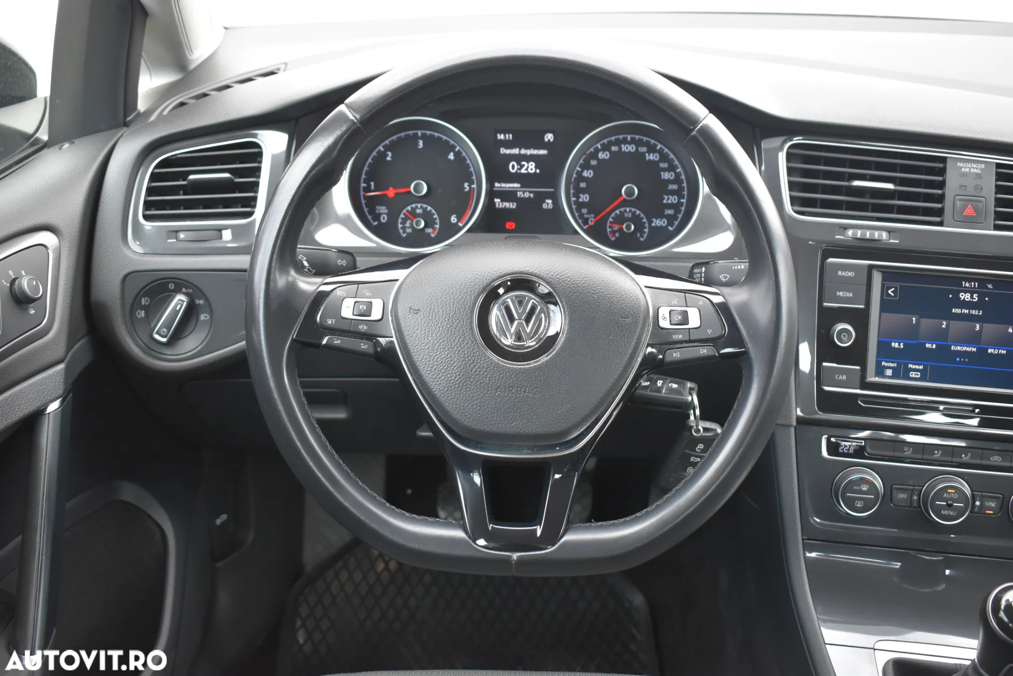 Volkswagen Golf 1.6 TDI Comfortline - 5