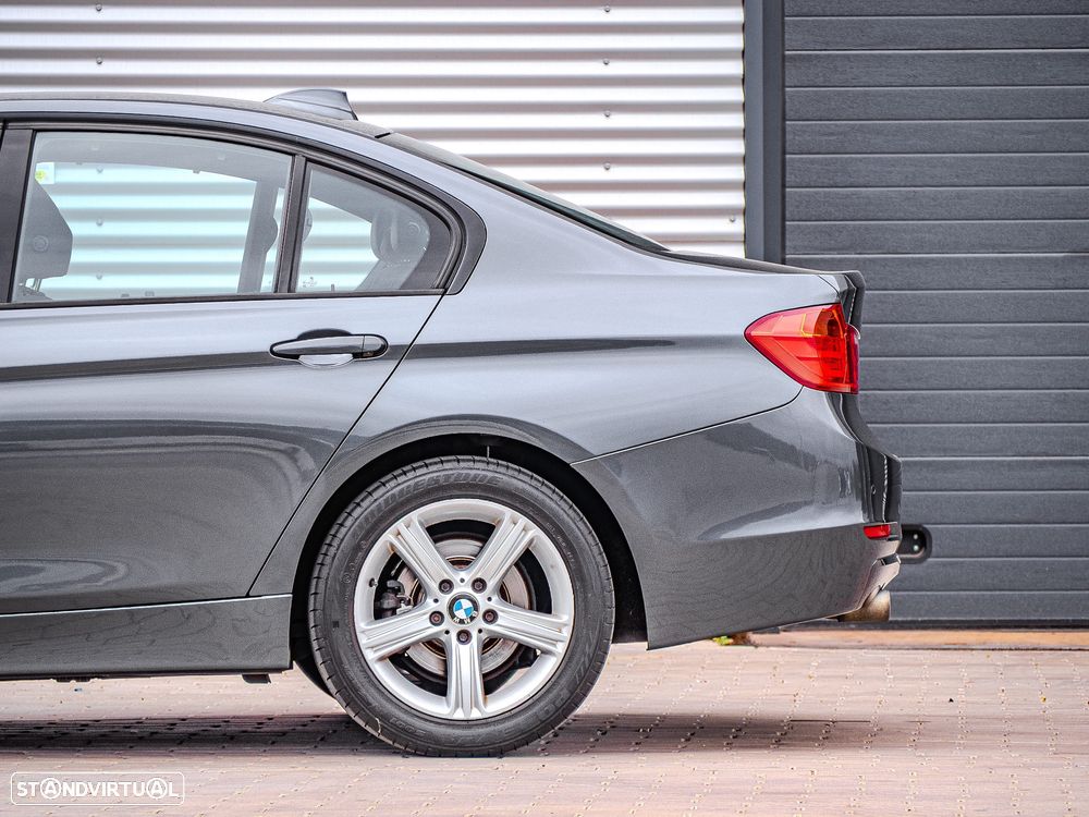 BMW 320 d Auto Line Modern - 6
