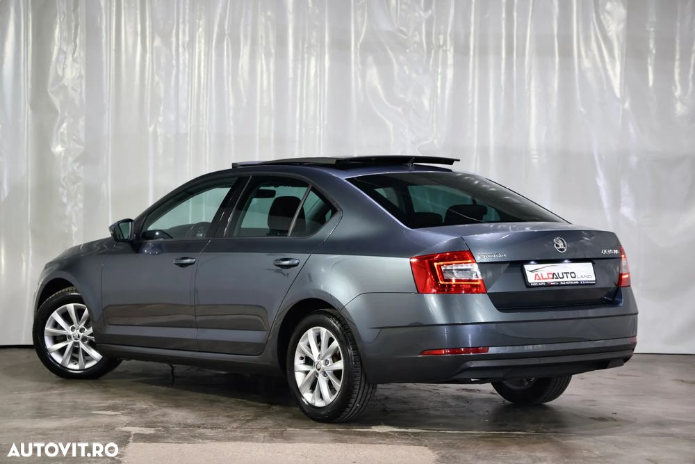 Skoda Octavia 1.6 TDI DSG Ambition - 5