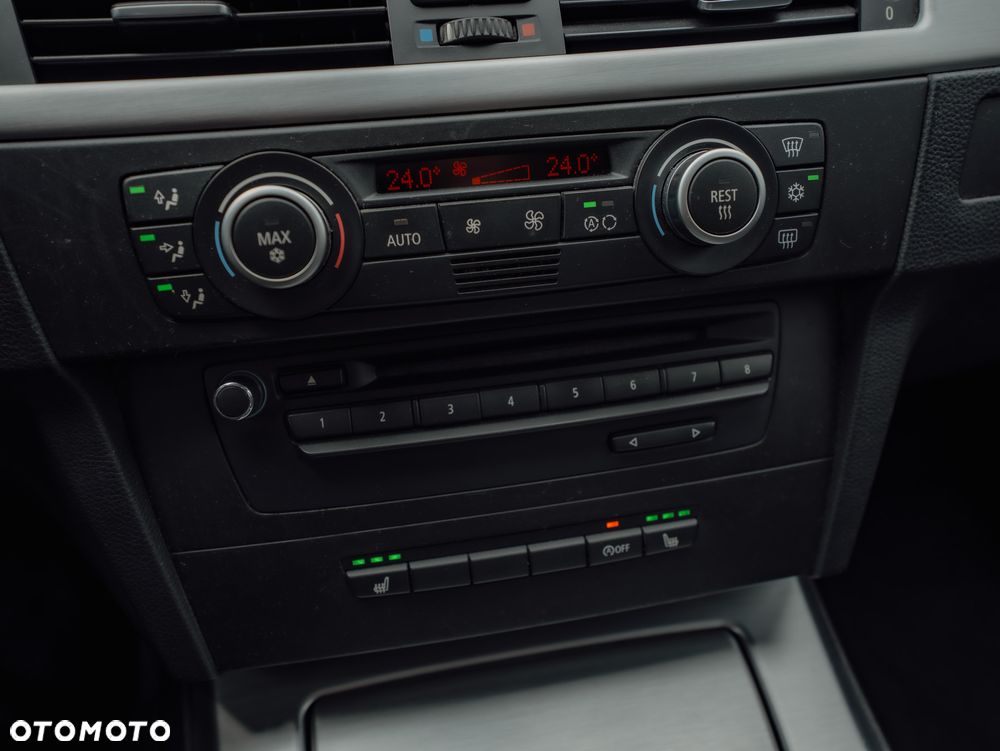 BMW Seria 3 320i Edition Exclusive - 33