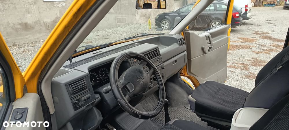 Volkswagen Transporter - 11