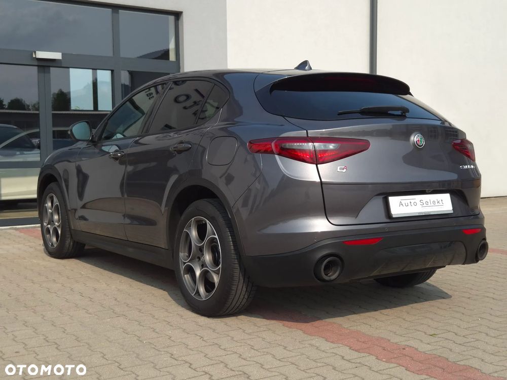Alfa Romeo Stelvio 2.0 Turbo Sprint Q4 - 10