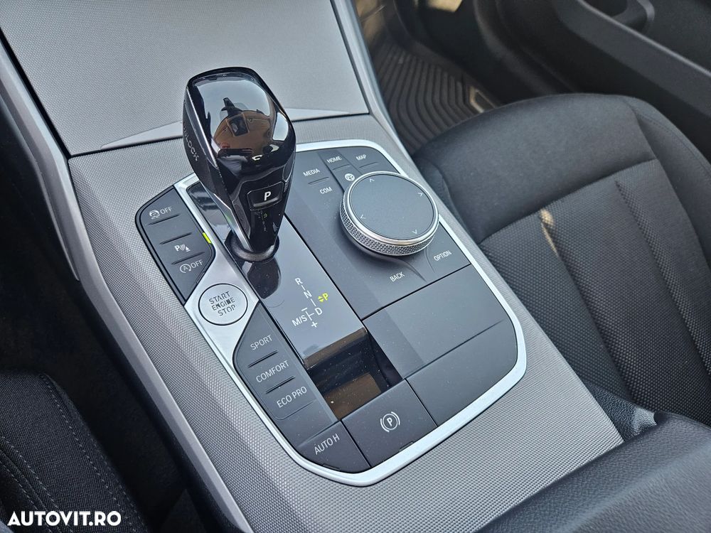 BMW Seria 3 320i xDrive AT - 16
